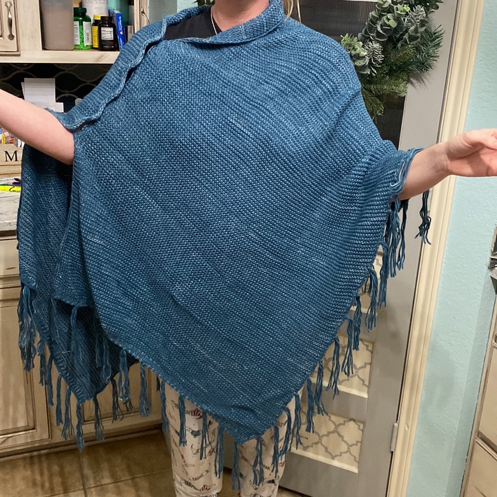 Lularoe Mimi poncho